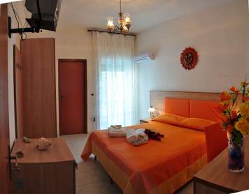 Hotel Villa Cimmentorosso - mese di Aprile - Entrata Hotel Villa Cimmento Rosso-Forio-Isola d'Ischia